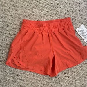 NWT Lululemon Track That MR Short 5” Lined
